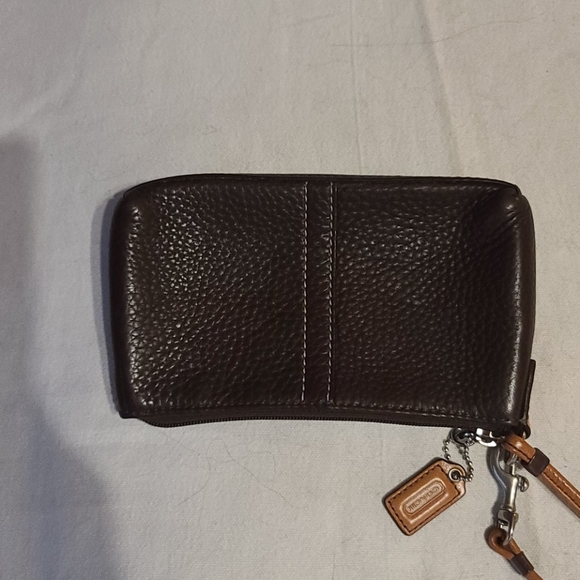 Coach pebble leather wristlet - Picture 2 of 12